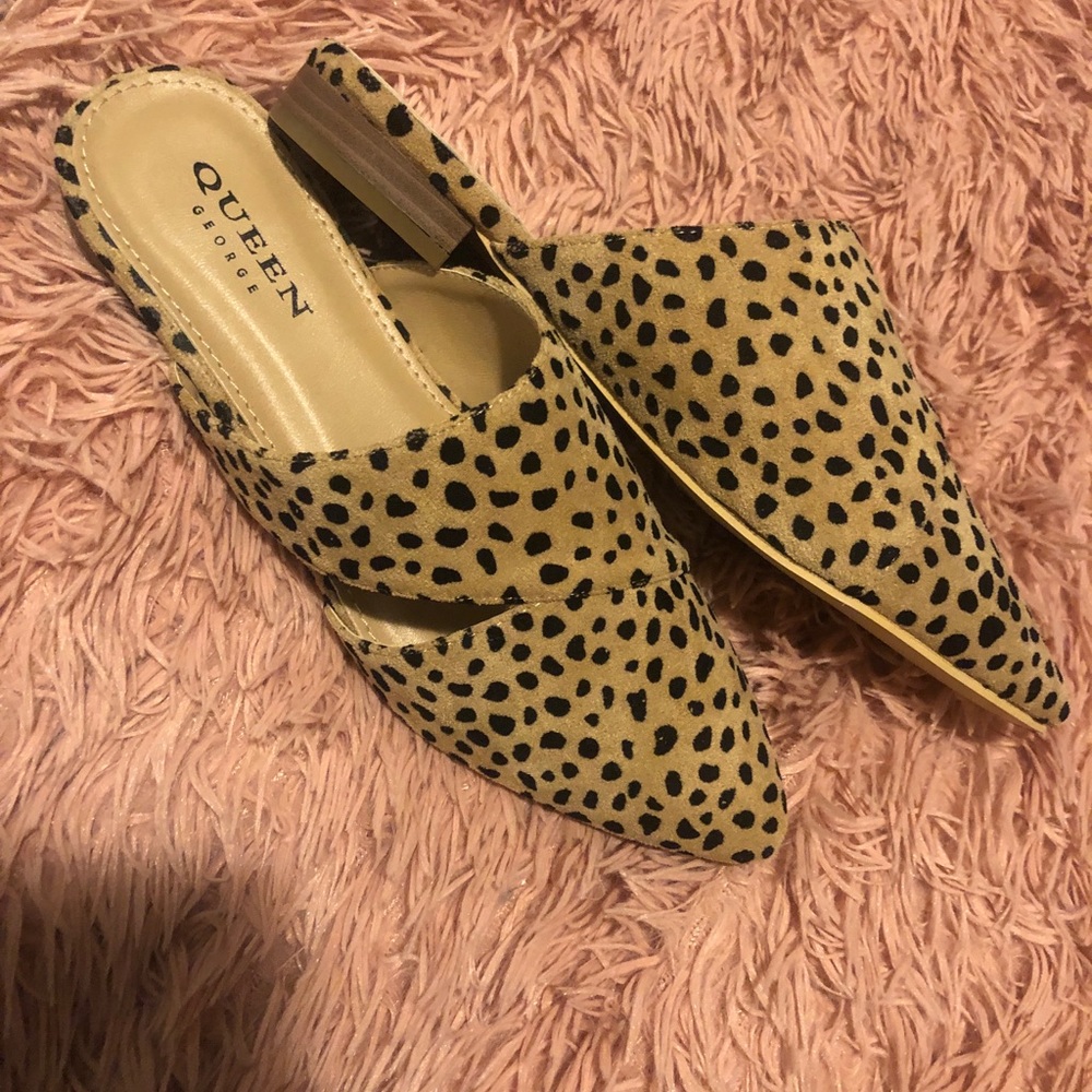 BRAND NEW NEVER WORN SANDALS